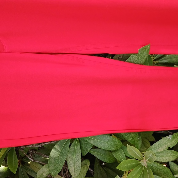 Jones New York Red Ankle Cropped Pants - Picture 3 of 10